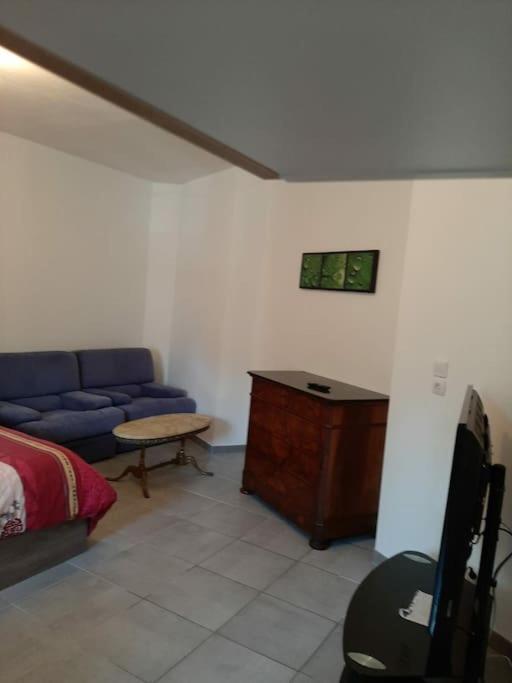 Confortable En Hyper Centre Parking Gratuit Dans La Rue Acces Avec Boite A Clee Apartment Кастр Екстериор снимка